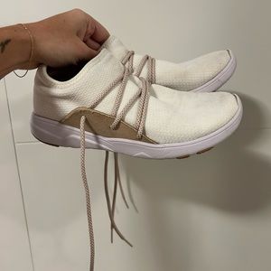 Vessi Waterproof Cityscape Sneakers size 8